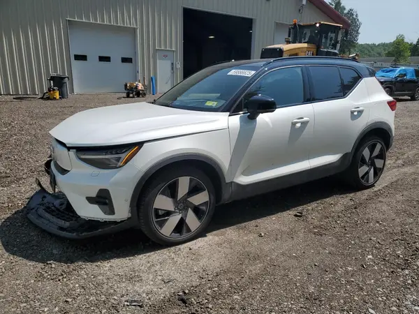 YV4ER3XMXR2235610 2024 VOLVO XC40 - Image 1