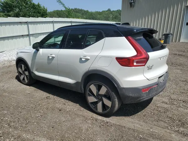 YV4ER3XMXR2235610 2024 VOLVO XC40 - Image 2