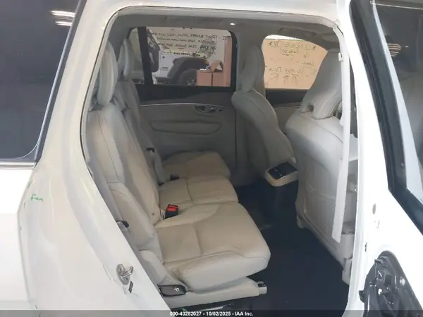 2023 VOLVO XC90 auction photo 8