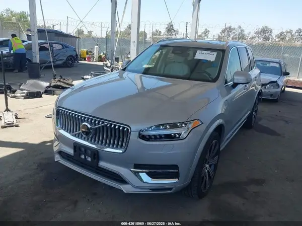 YV4H60CE5R1221753 2024 VOLVO XC90 - Image 2