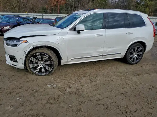 YV4H60CL1N1855375 2022 VOLVO XC90 - Image 1
