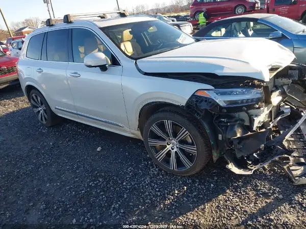 YV4H60CL2N1847169 2022 VOLVO XC90 - Image 1