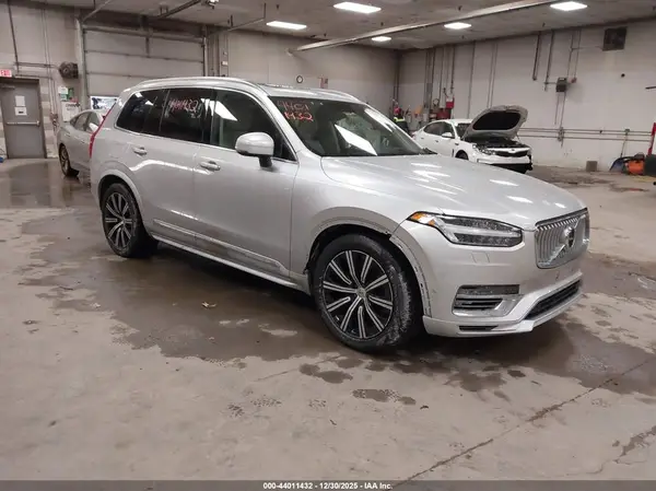 YV4H60CL7N1841206 2022 VOLVO XC90 - Image 1