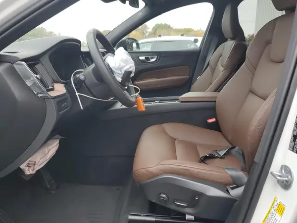 2024 VOLVO XC60 auction photo 7