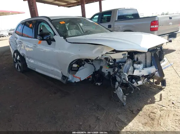 YV4H60DL9R1915780 2024 VOLVO XC60 - Image 1