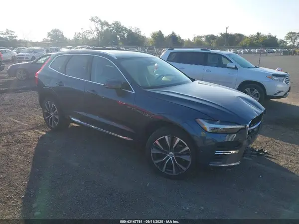 YV4H60DZ5N1040132 2022 VOLVO XC60 - Image 1