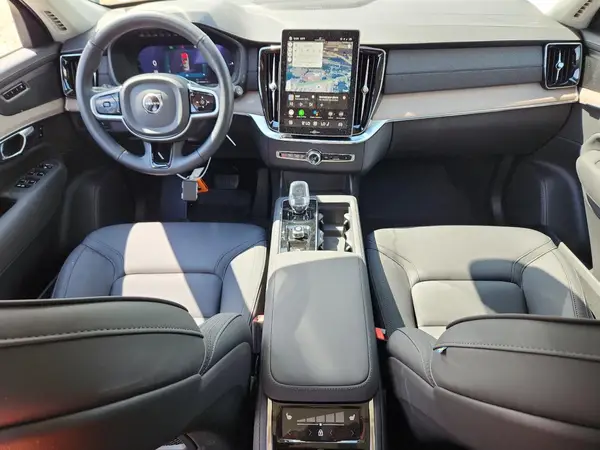 YV4H60JB0S1356136 2025 VOLVO XC90 - Image 8