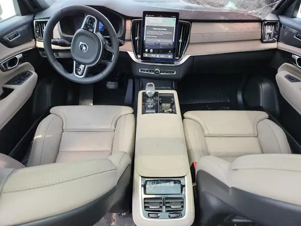 YV4H60JG7S1370658 2025 VOLVO XC90 - Image 8