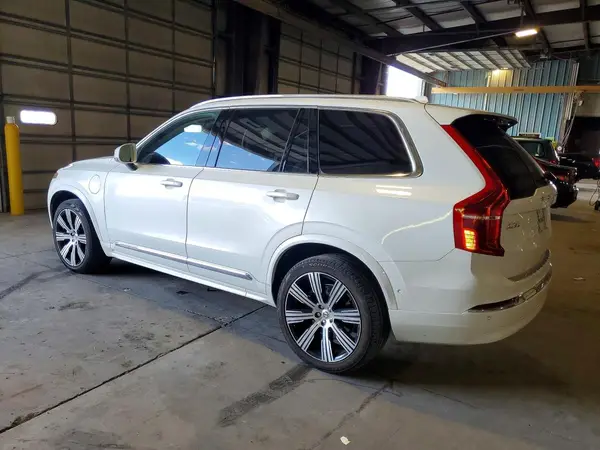YV4H60LF7R1205742 2024 VOLVO XC90 - Image 2