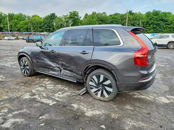 YV4H60LFXR1253204 2024 VOLVO XC90 - Image 2