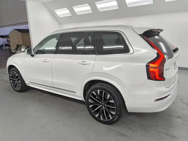 YV4H60PB9S1377669 2025 VOLVO XC90 - Image 2