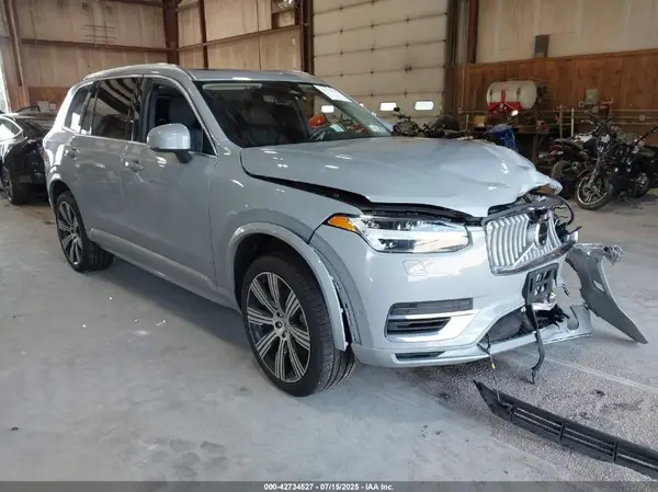 YV4H60PE6S1331176 2025 VOLVO XC90 - Image 1