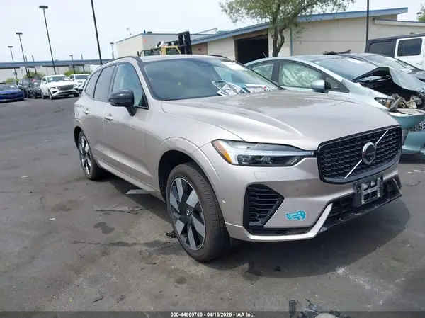 YV4H60RC5S1068061 2025 VOLVO XC60 - Image 1