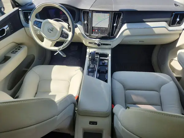 YV4H60RC6S1070319 2025 VOLVO XC60 - Image 8