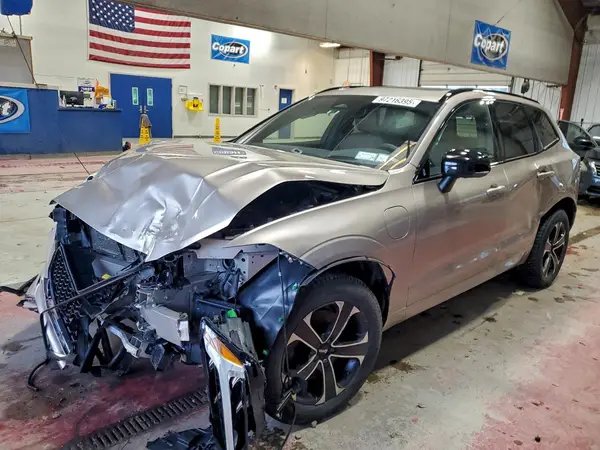YV4H60RM0S1050169 2025 VOLVO XC60 - Image 1