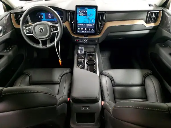 YV4H60RM1T1414987 2026 VOLVO XC60 - Image 8