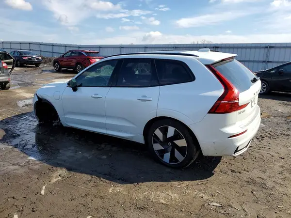 YV4H60RM3S1015450 2025 VOLVO XC60 - Image 2