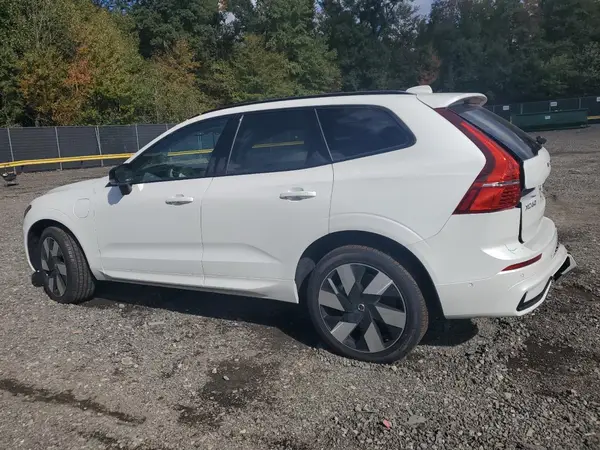 YV4H60RM3S1054510 2025 VOLVO XC60 - Image 2