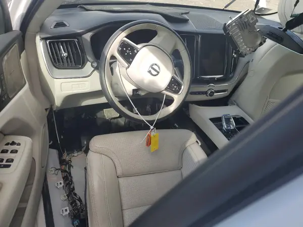 YV4H60RM3S1054510 2025 VOLVO XC60 - Image 8