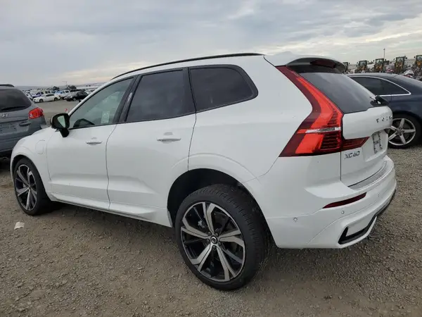 YV4H60RM6S1181400 2025 VOLVO XC60 - Image 2