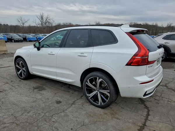 YV4H60RM7S1048810 2025 VOLVO XC60 - Image 2