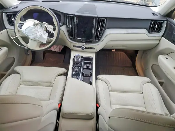 YV4H60RM7S1164928 2025 VOLVO XC60 - Image 8