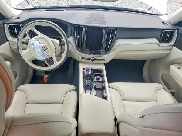 YV4H60RM9S1056424 2025 VOLVO XC60 - Image 8