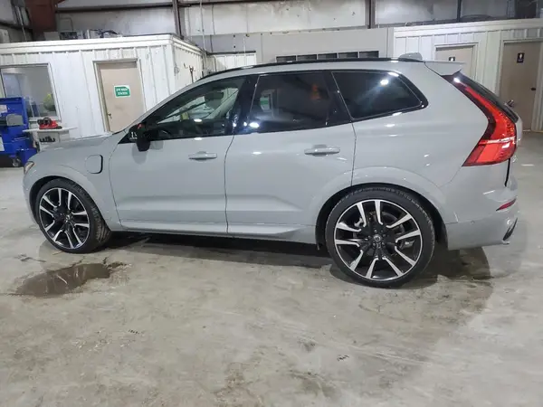 YV4H60RM9S1128531 2025 VOLVO XC60 - Image 2
