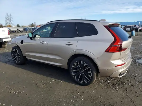 YV4H60RM9T1356692 2026 VOLVO XC60 - Image 2