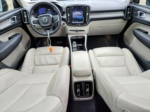 YV4K92HL3P2974852 2023 VOLVO XC40 - Image 8
