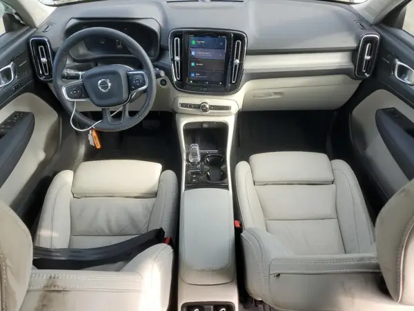 YV4K92HL7P2091076 2023 VOLVO XC40 - Image 8