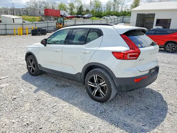 YV4K92HLXP2964559 2023 VOLVO XC40 - Image 2