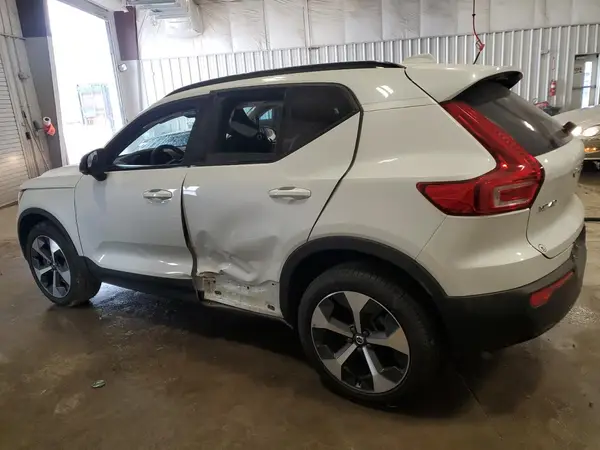 YV4K92HM4P2037016 2023 VOLVO XC40 - Image 2
