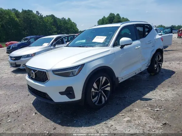 YV4K92HN0P2910317 2023 VOLVO XC40 - Image 2