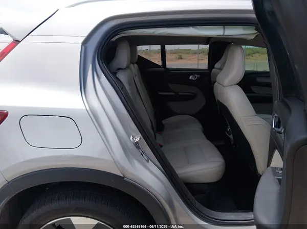 YV4K92HN4P2923863 2023 VOLVO XC40 - Image 8