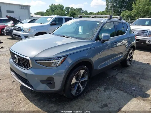 YV4K92HN6P2975432 2023 VOLVO XC40 - Image 2