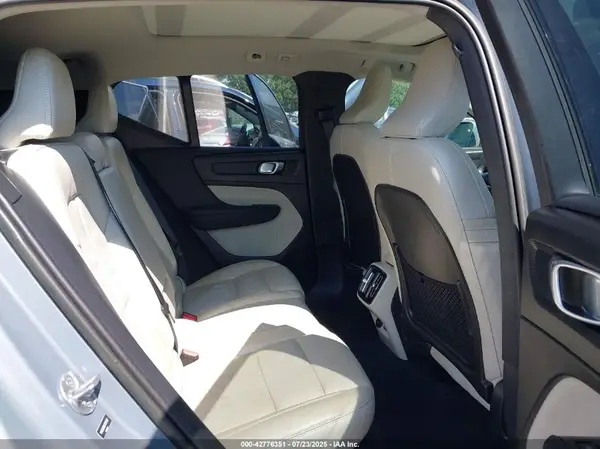 YV4K92HN6P2975432 2023 VOLVO XC40 - Image 8