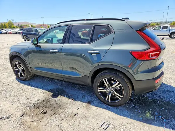 YV4K92UJ4T2745983 2026 VOLVO XC40 - Image 2