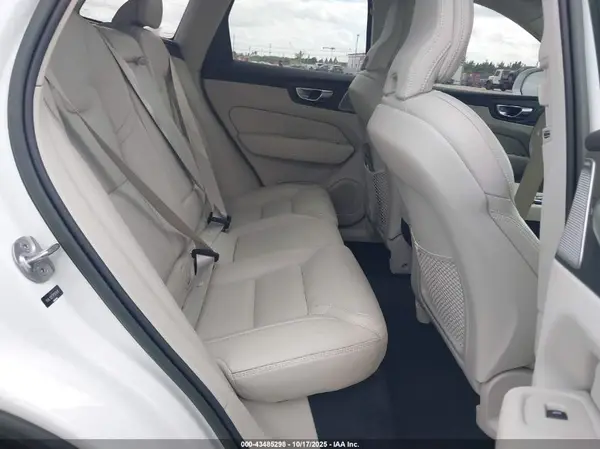 YV4L12DF7P1301418 2023 VOLVO XC60 - Image 8