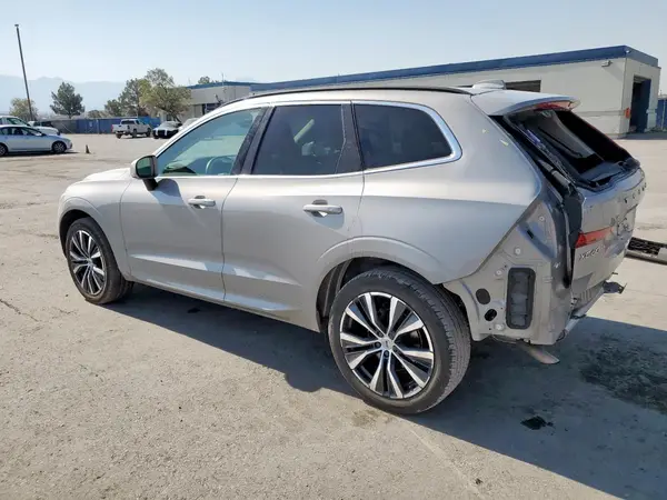YV4L12DK5N1074398 2022 VOLVO XC60 - Image 2