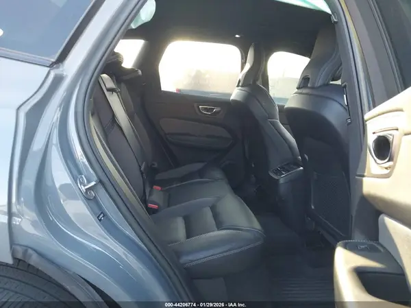 YV4L12DM5N1082292 2022 VOLVO XC60 - Image 8