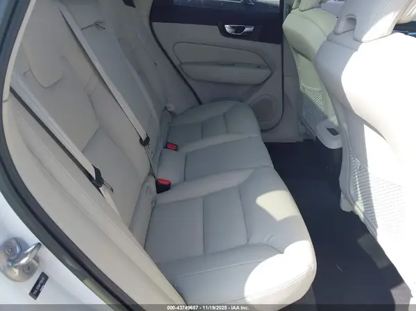 YV4L12DN4P1194397 2023 VOLVO XC60 - Image 8