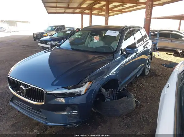 2023 VOLVO XC60 auction photo 6