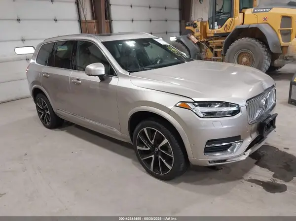 YV4L12PN7P1910947 2023 VOLVO XC90 - Image 1
