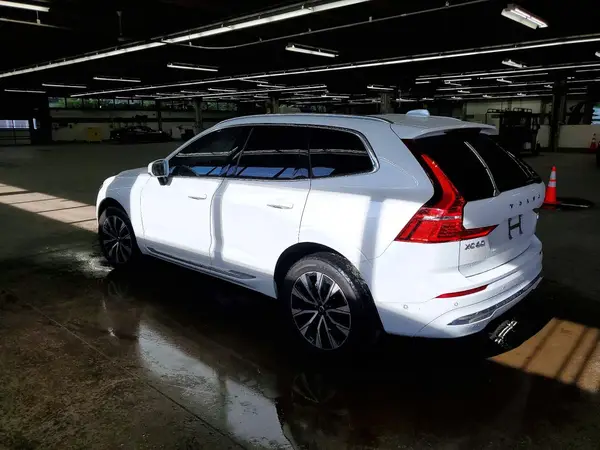YV4L12RE1P1266018 2023 VOLVO XC60 - Image 2