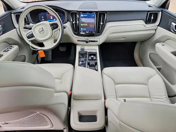 YV4L12RE4P1265090 2023 VOLVO XC60 - Image 8