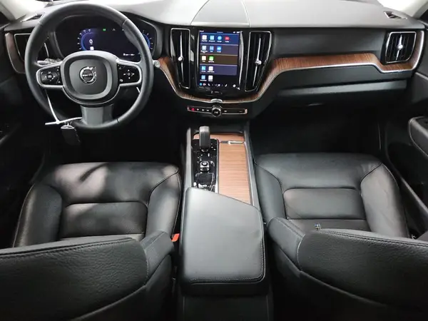YV4L12RE6P1256908 2023 VOLVO XC60 - Image 8