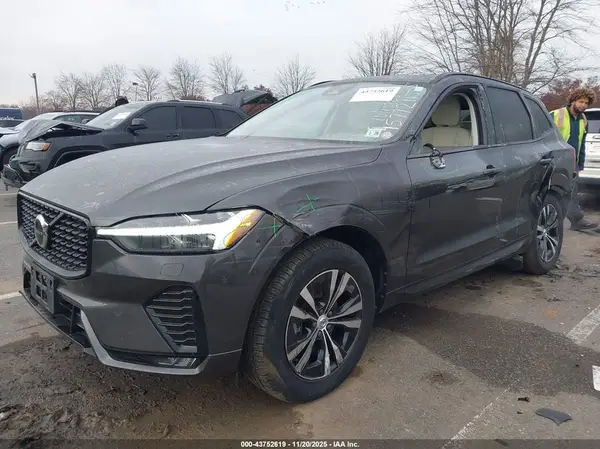 YV4L12RK1R1715772 2024 VOLVO XC60 - Image 2