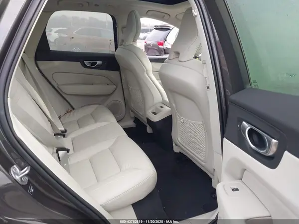 YV4L12RK1R1715772 2024 VOLVO XC60 - Image 8