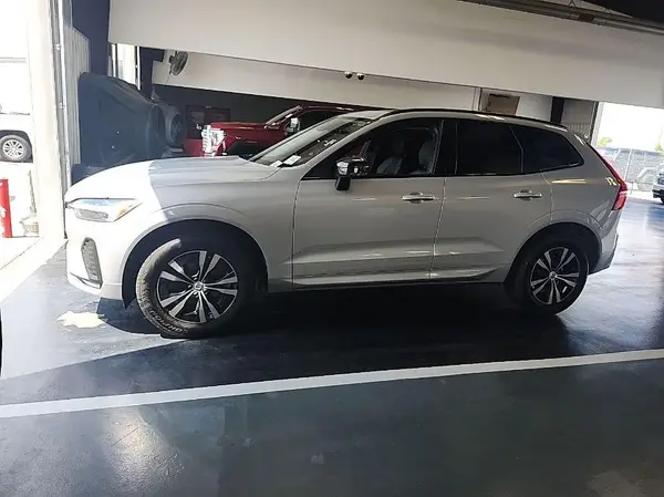 YV4L12RK1R1929094 2024 VOLVO XC60 - Image 2